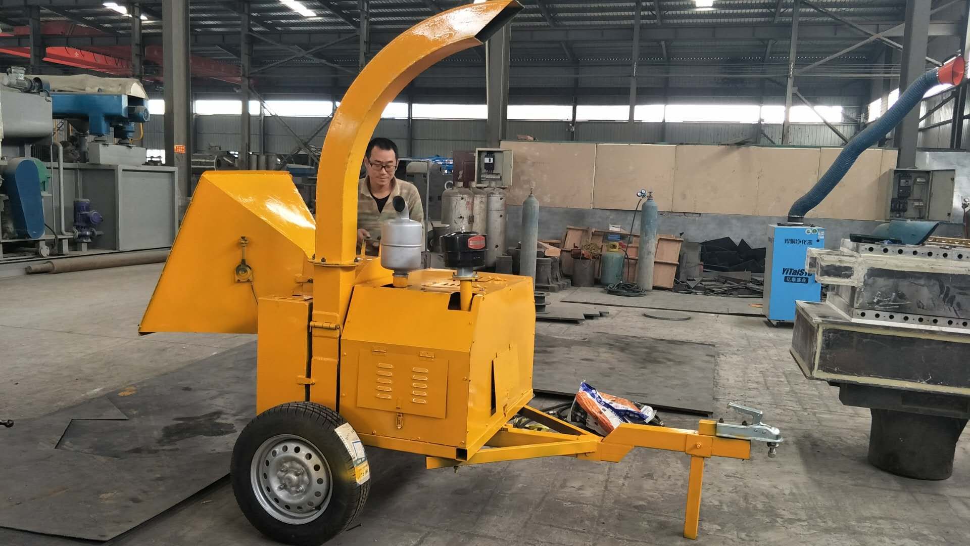 移動(dòng)式樹枝粉碎機(jī)